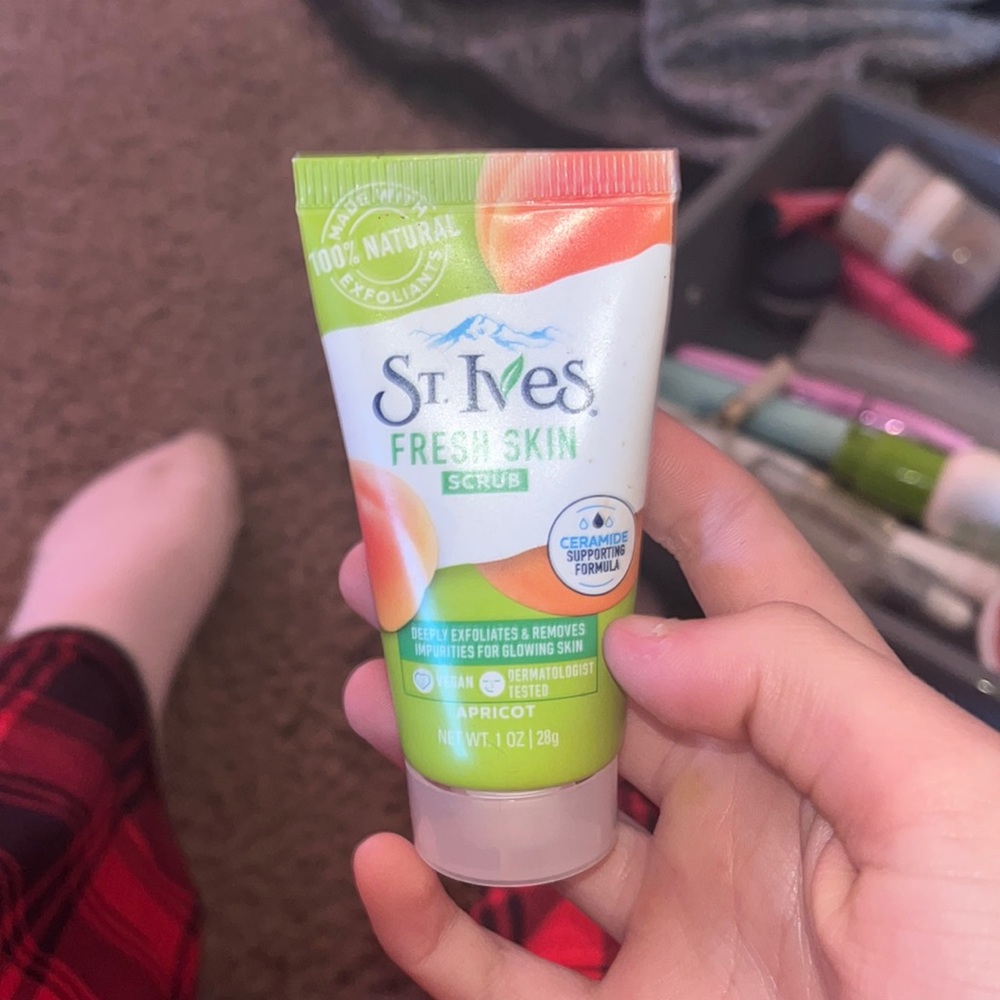 St ives fresh skin apricot face scrub